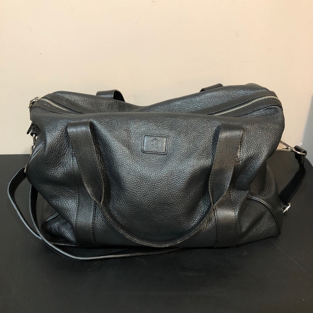 In Pell Black Leather Overnight Bag
